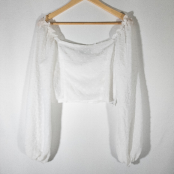 ✅️ Pretty Little Thing White Dobby Mesh Cup Detail Long Sleeve Crop Top - Picture 4 of 8